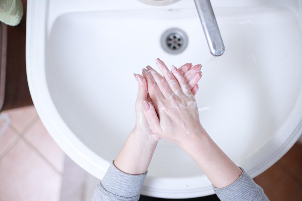 育毛剤はいつから効果が出る？そのタイミングとポイントを解説！